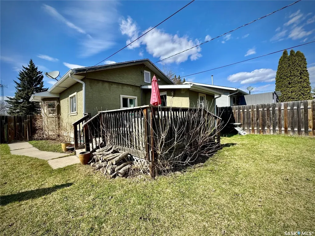 130 5th Street Bredenbury SK S0A 0H0