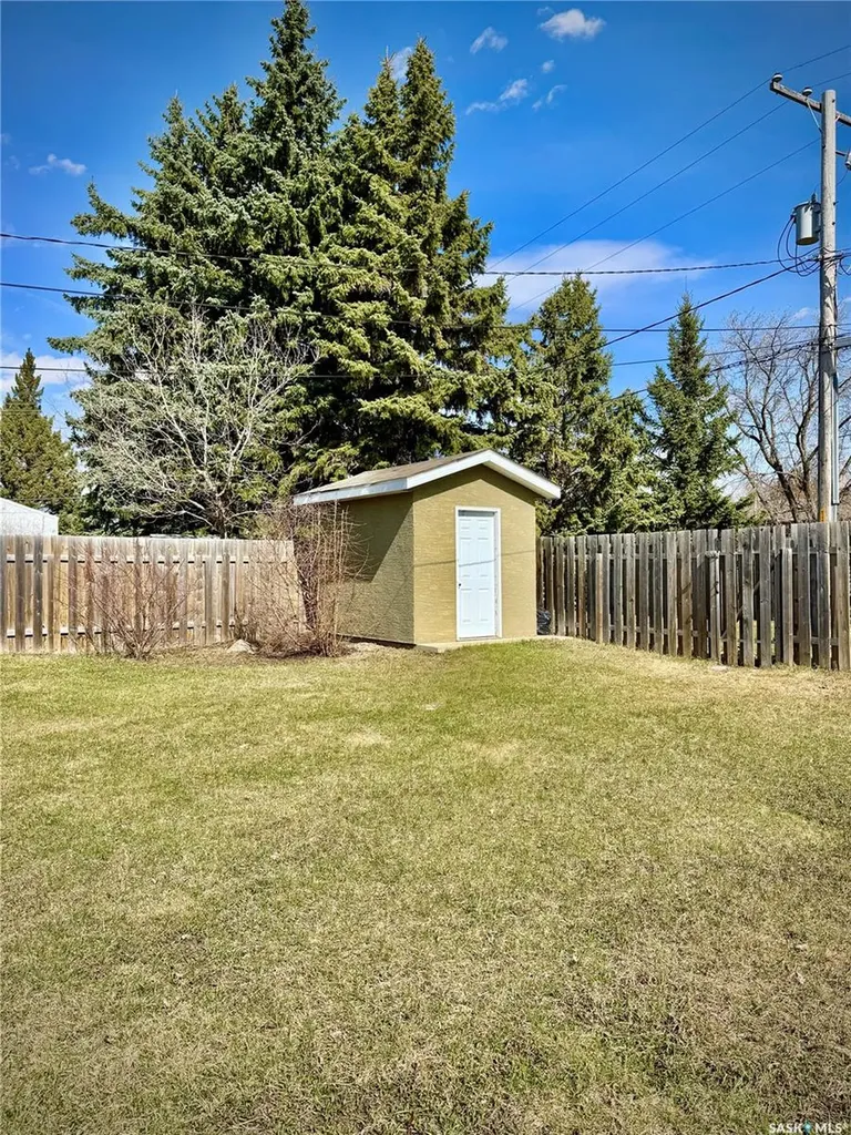 130 5th Street Bredenbury SK S0A 0H0