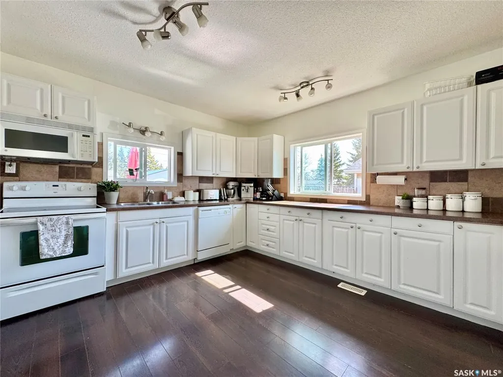 130 5th Street Bredenbury SK S0A 0H0