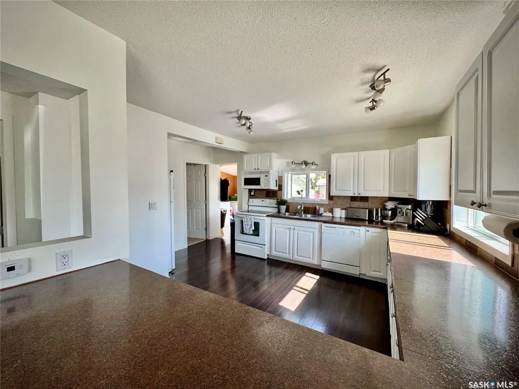 130 5th Street Bredenbury SK S0A 0H0