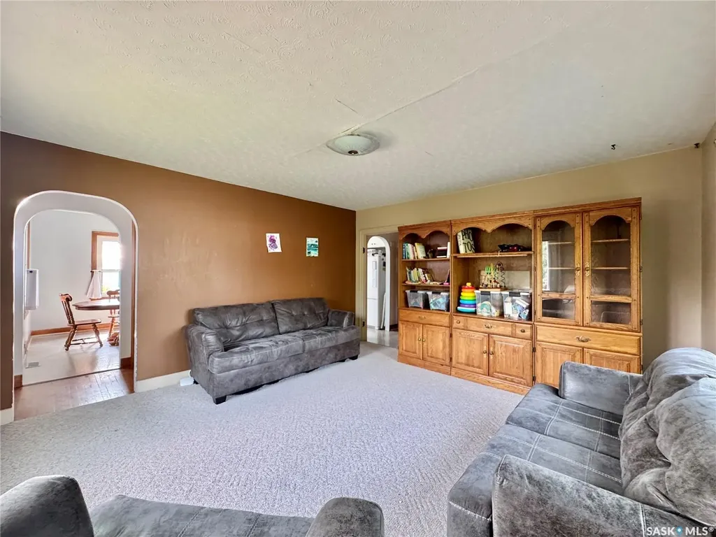 405 March Avenue E Langenburg SK S0A 0A0
