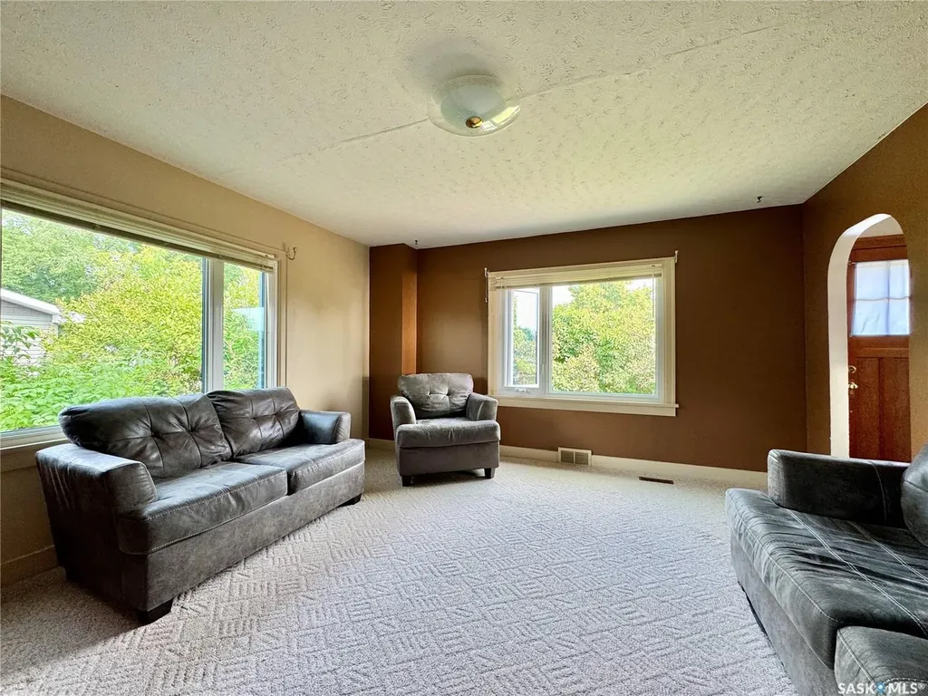 405 March Avenue E Langenburg SK S0A 0A0
