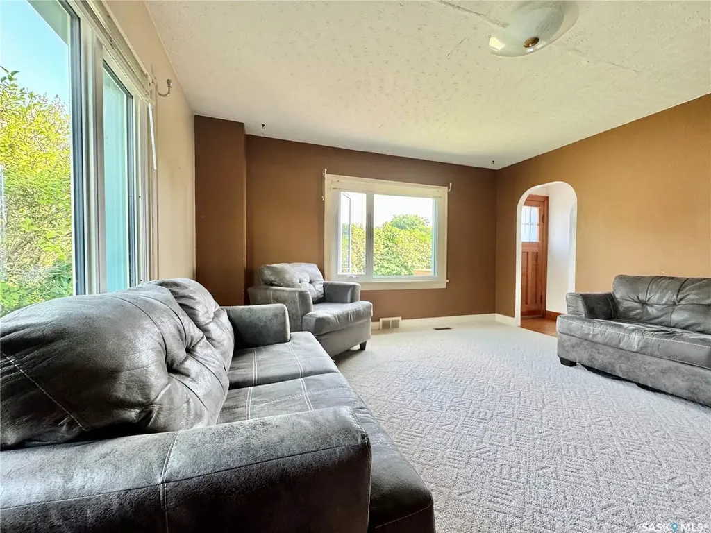 405 March Avenue E Langenburg SK S0A 0A0