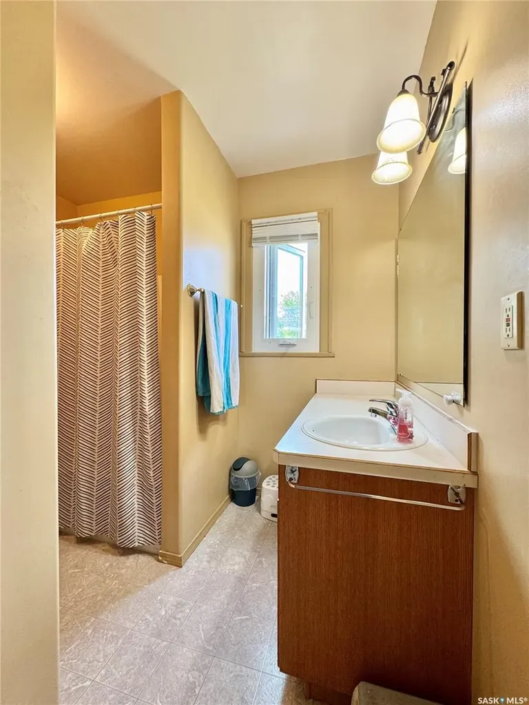 405 March Avenue E Langenburg SK S0A 0A0