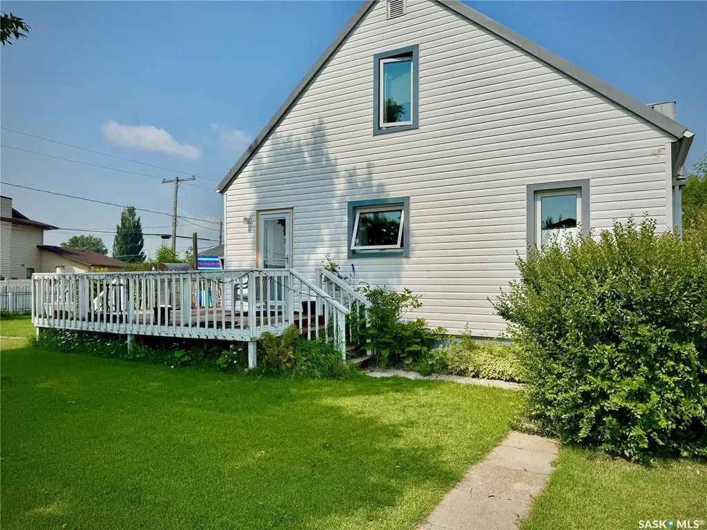 405 March Avenue E Langenburg SK S0A 0A0