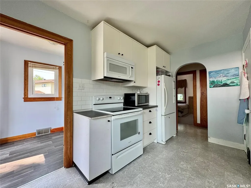405 March Avenue E Langenburg SK S0A 0A0