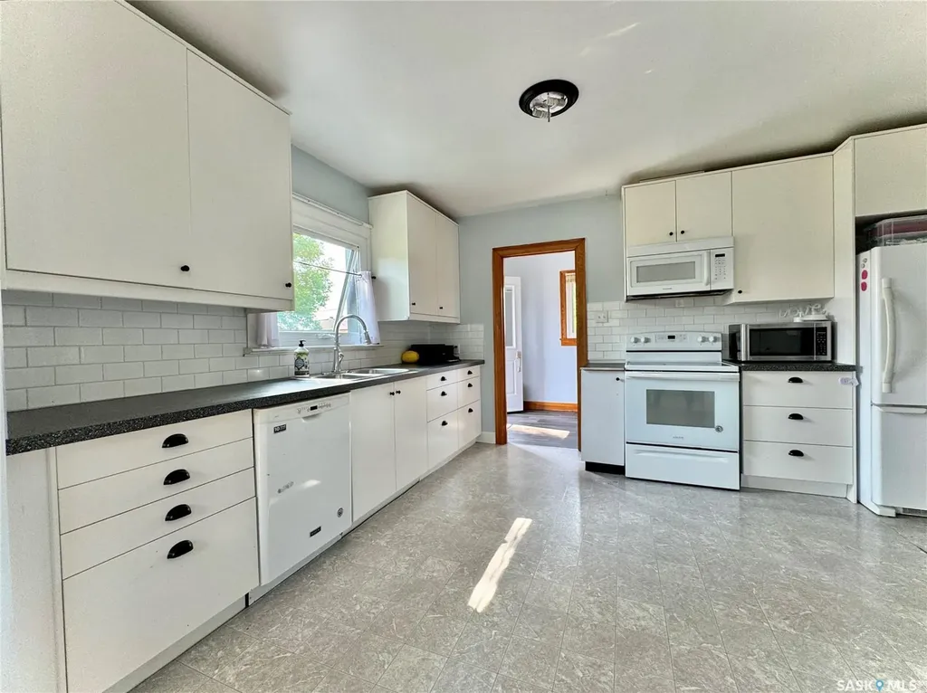 405 March Avenue E Langenburg SK S0A 0A0