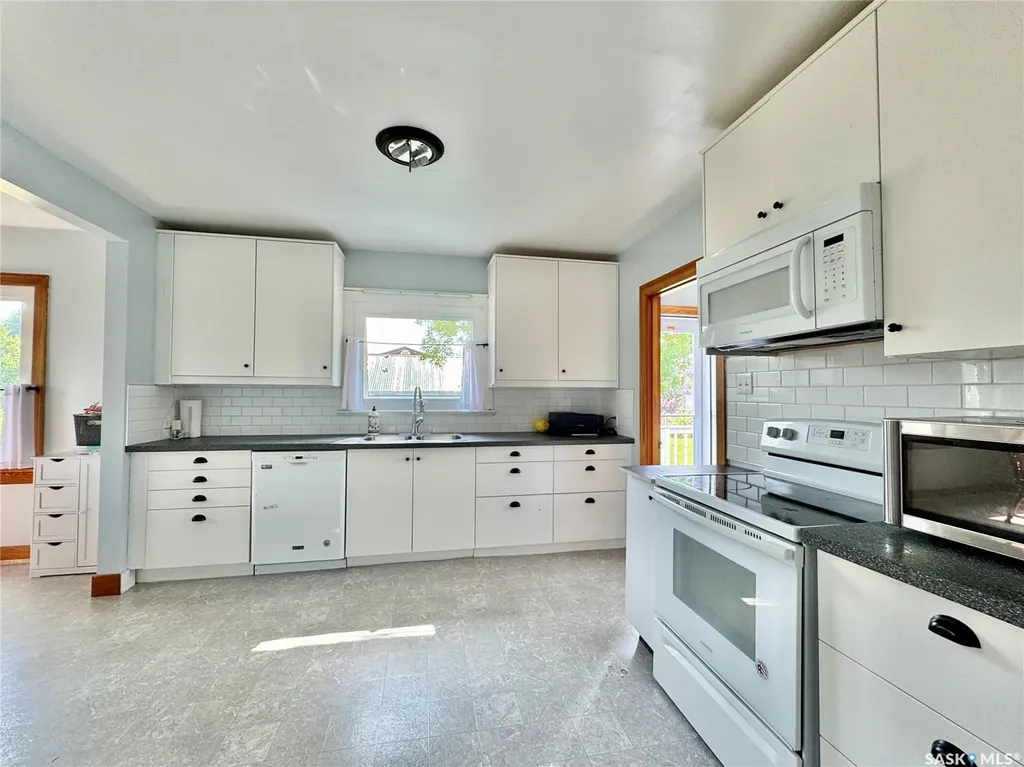 405 March Avenue E Langenburg SK S0A 0A0