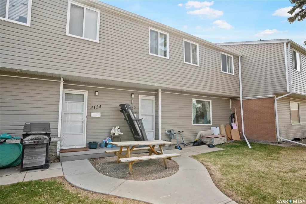 4122 Castle Road Regina SK S4S 6A4