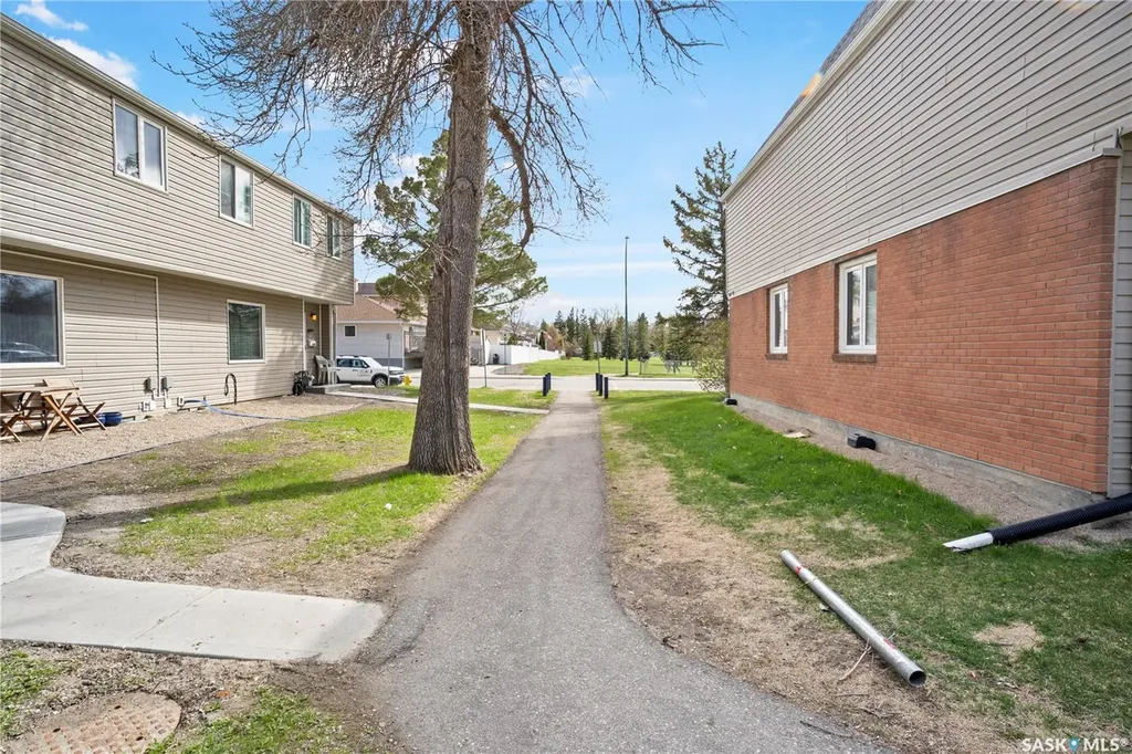 4122 Castle Road Regina SK S4S 6A4