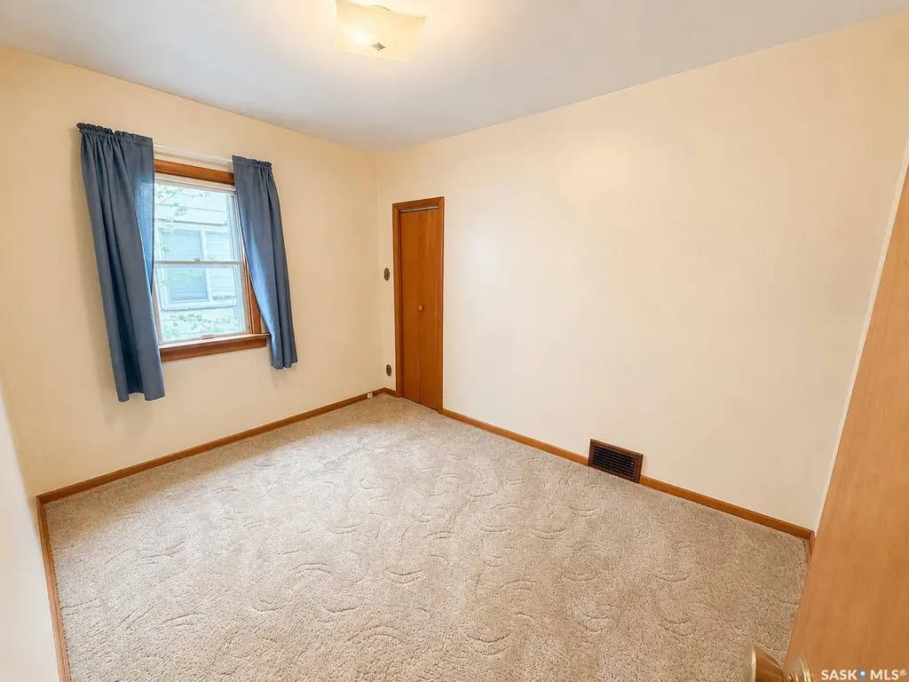828 I Avenue S Saskatoon SK S7M 1Z3