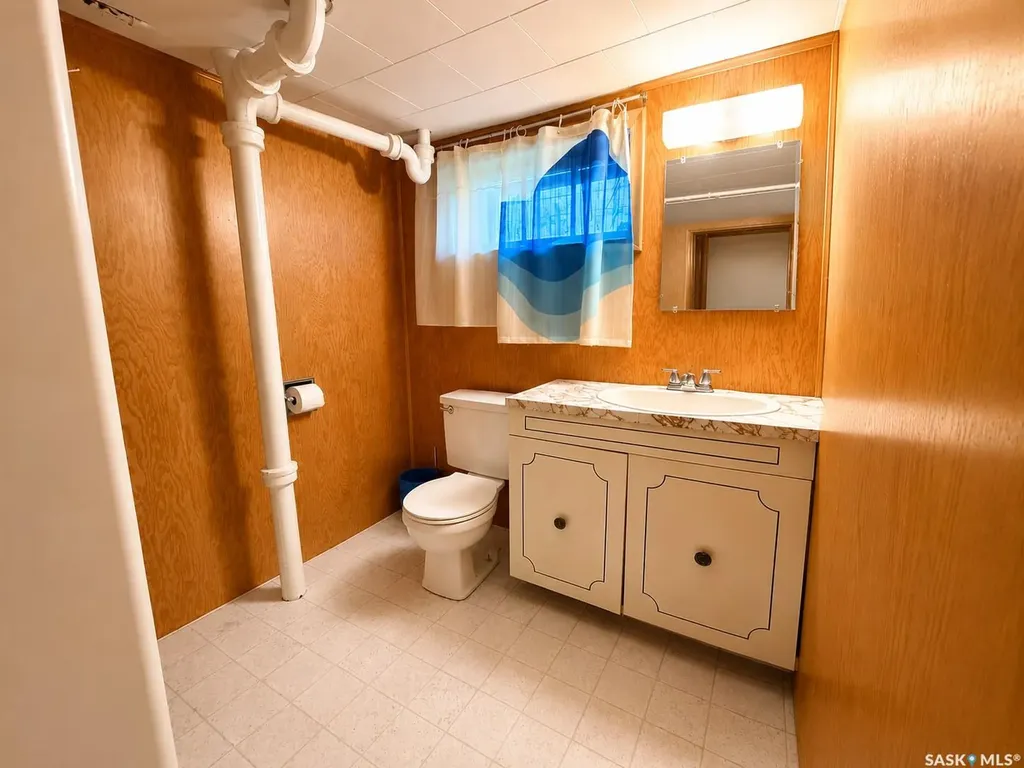 828 I Avenue S Saskatoon SK S7M 1Z3
