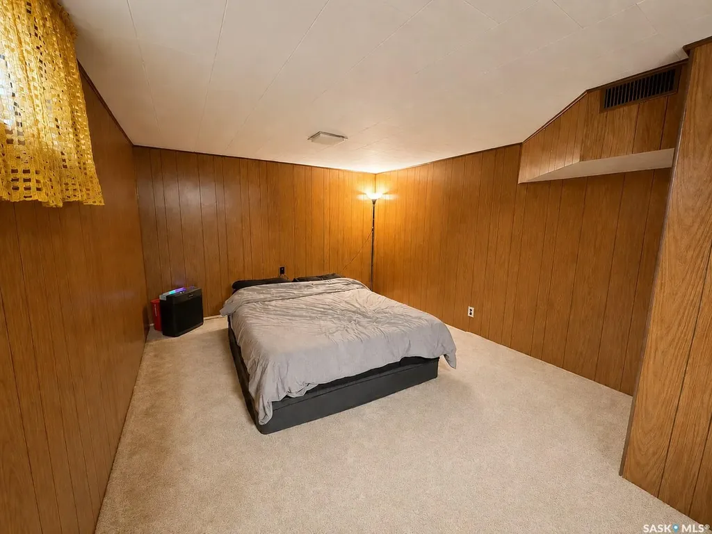 828 I Avenue S Saskatoon SK S7M 1Z3
