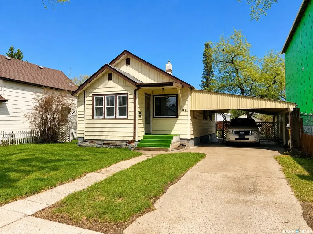 828 I Avenue S Saskatoon SK S7M 1Z3