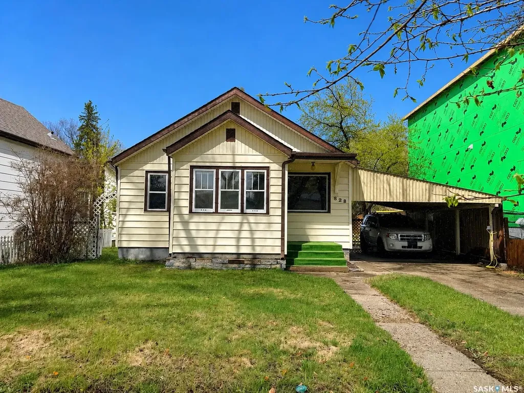 828 I Avenue S Saskatoon SK S7M 1Z3