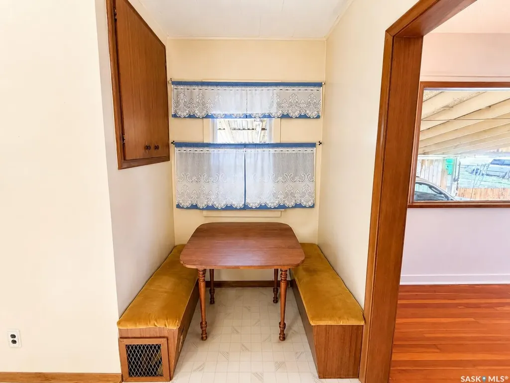 828 I Avenue S Saskatoon SK S7M 1Z3