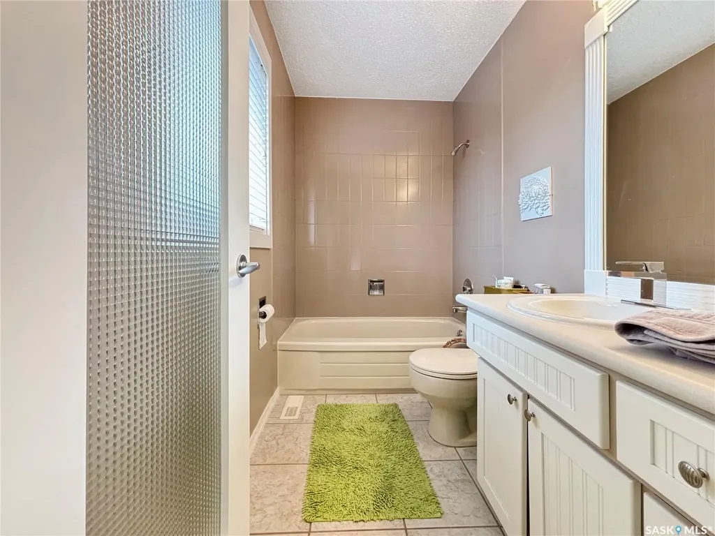 355 Ball Crescent Saskatoon SK S7K 6E3