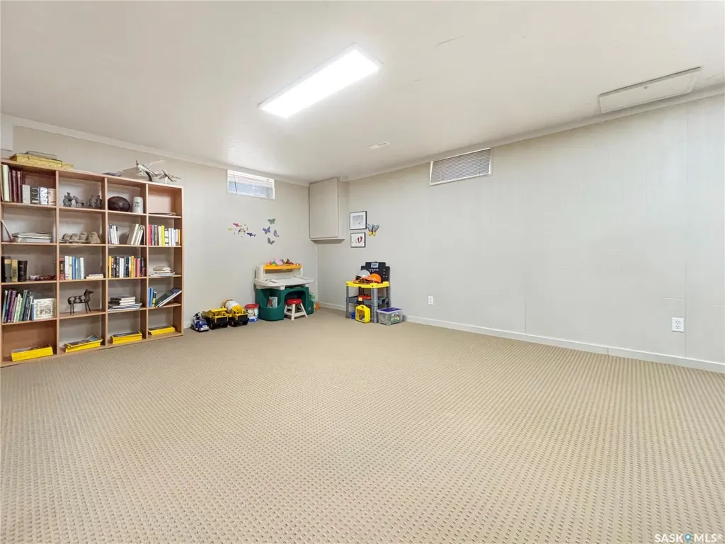 355 Ball Crescent Saskatoon SK S7K 6E3