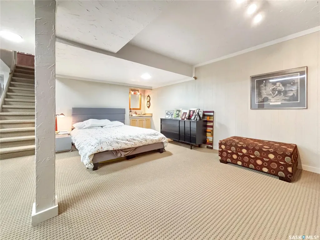 355 Ball Crescent Saskatoon SK S7K 6E3