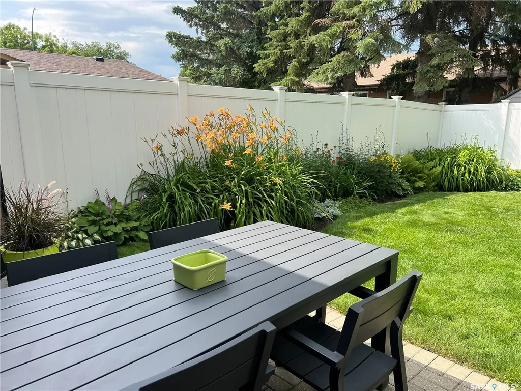 355 Ball Crescent Saskatoon SK S7K 6E3
