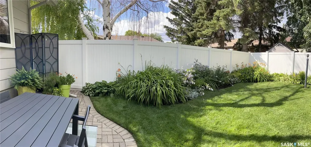 355 Ball Crescent Saskatoon SK S7K 6E3
