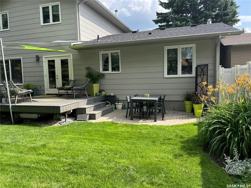 355 Ball Crescent Saskatoon SK S7K 6E3