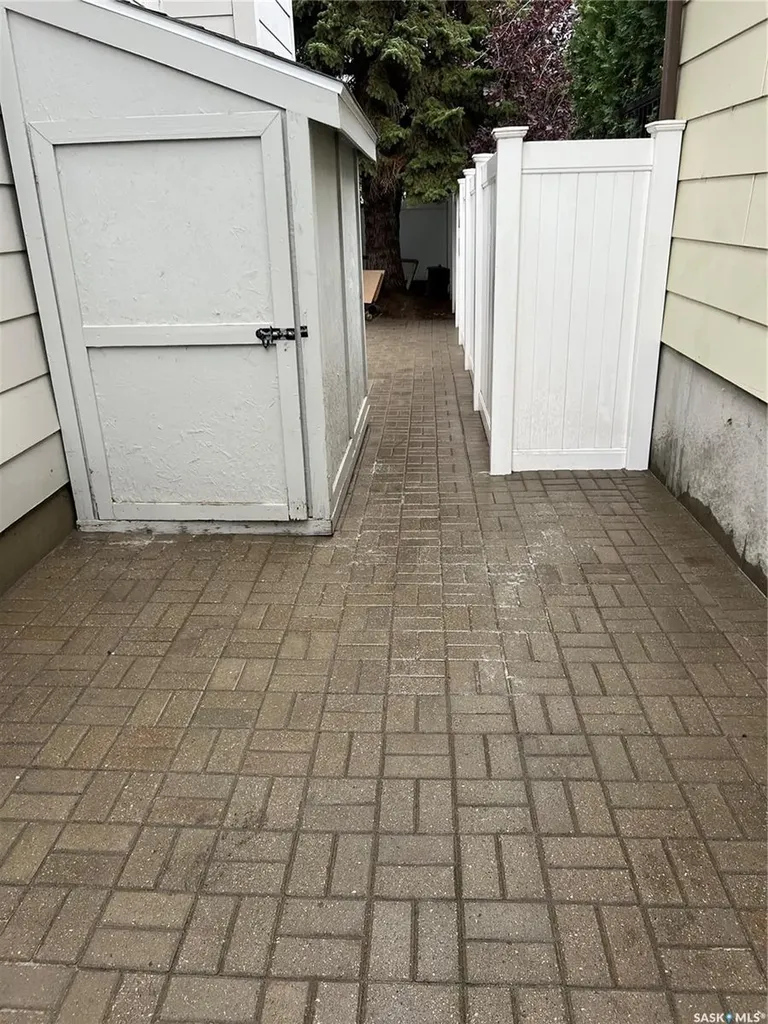 355 Ball Crescent Saskatoon SK S7K 6E3