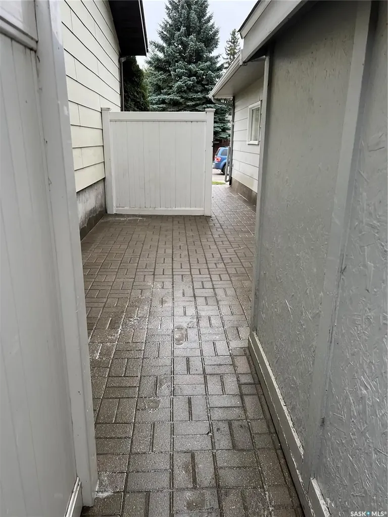 355 Ball Crescent Saskatoon SK S7K 6E3