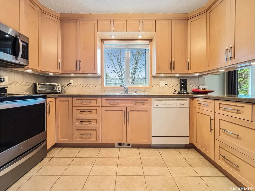 355 Ball Crescent Saskatoon SK S7K 6E3