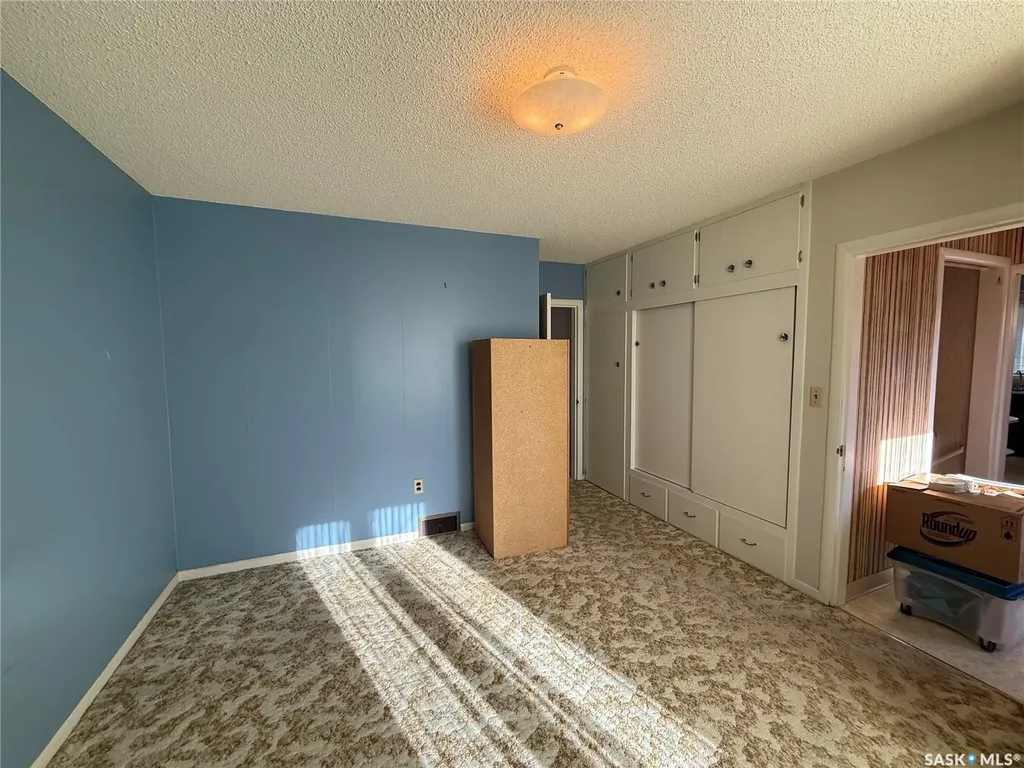 326 3rd Avenue SW Eston SK S0L 1A0