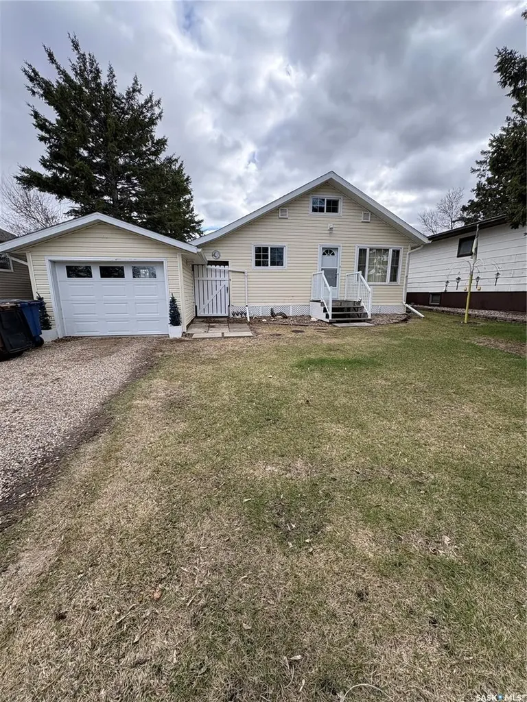 209 2nd Avenue E Kelvington SK S0A 1W0