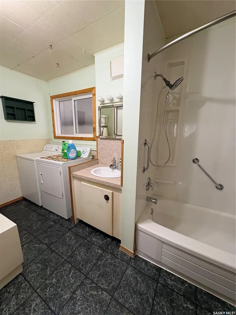 209 2nd Avenue E Kelvington SK S0A 1W0