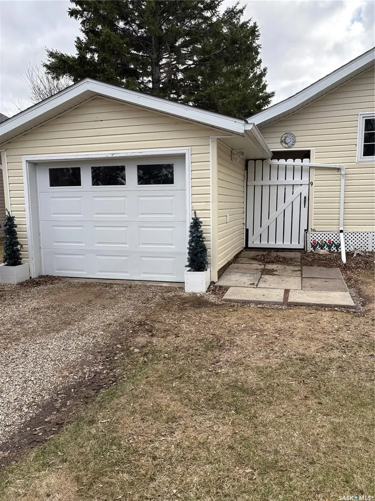 209 2nd Avenue E Kelvington SK S0A 1W0