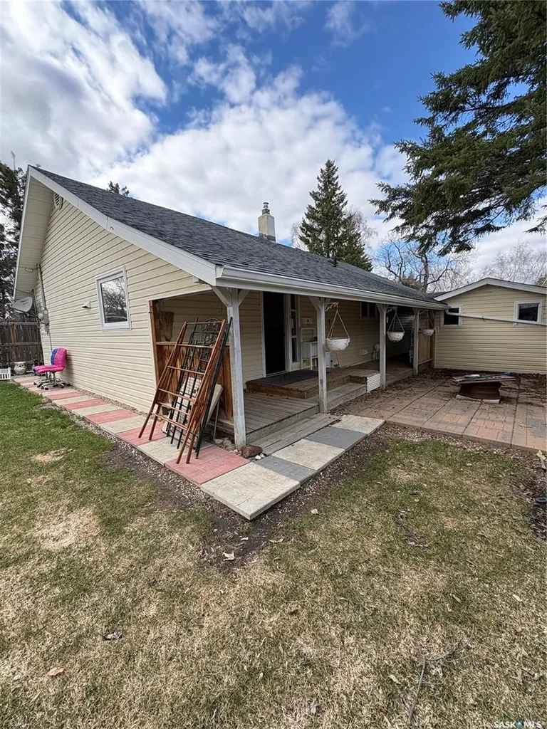 209 2nd Avenue E Kelvington SK S0A 1W0