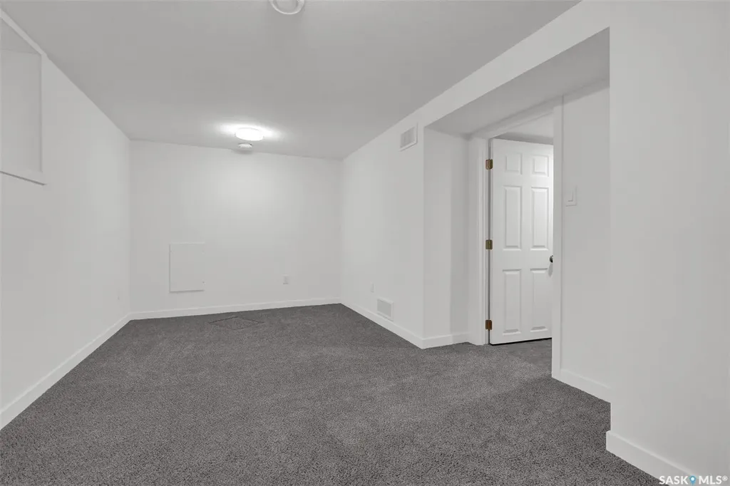 2435 Elliott Street Regina SK S4N 3H4