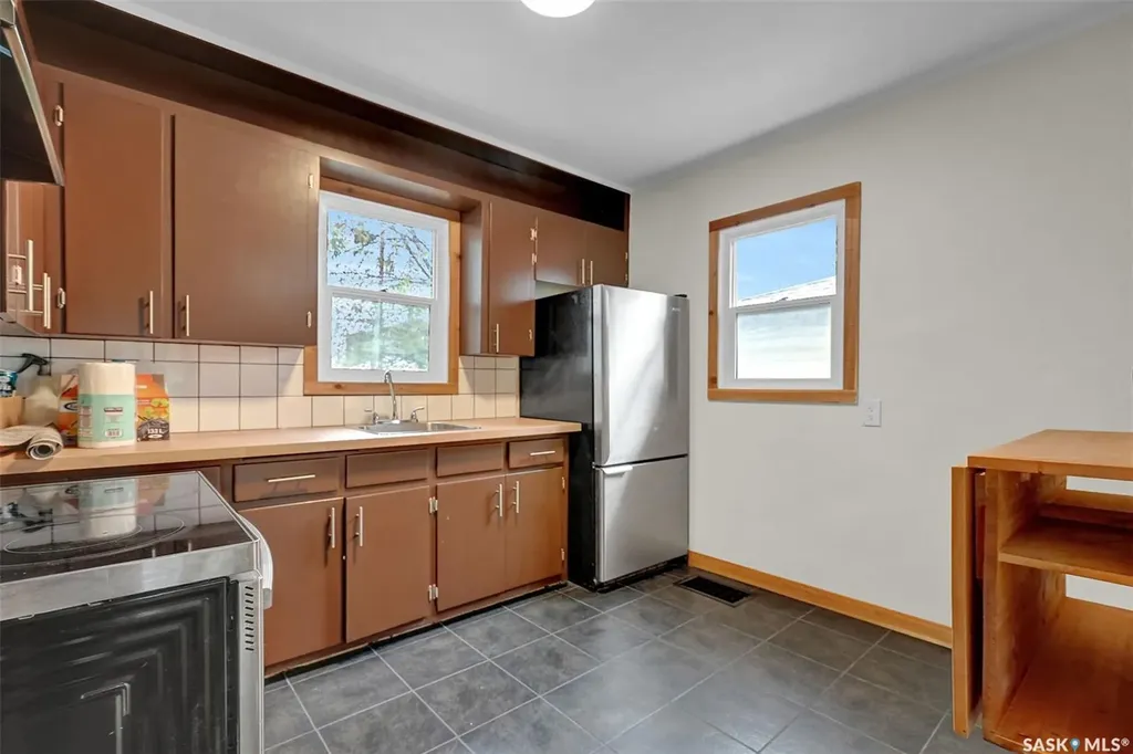 2435 Elliott Street Regina SK S4N 3H4