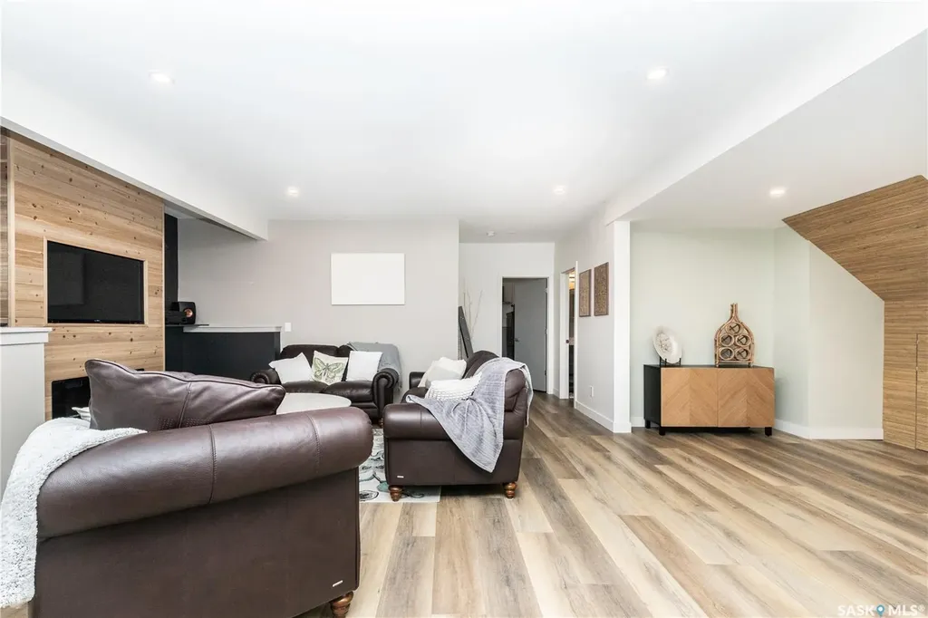 738 Atton Crescent Saskatoon SK S7W 0K5