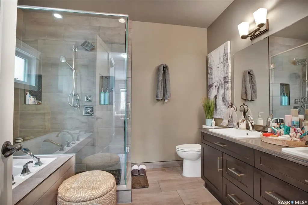 522 Hastings Crescent Saskatoon SK S7V 0E2