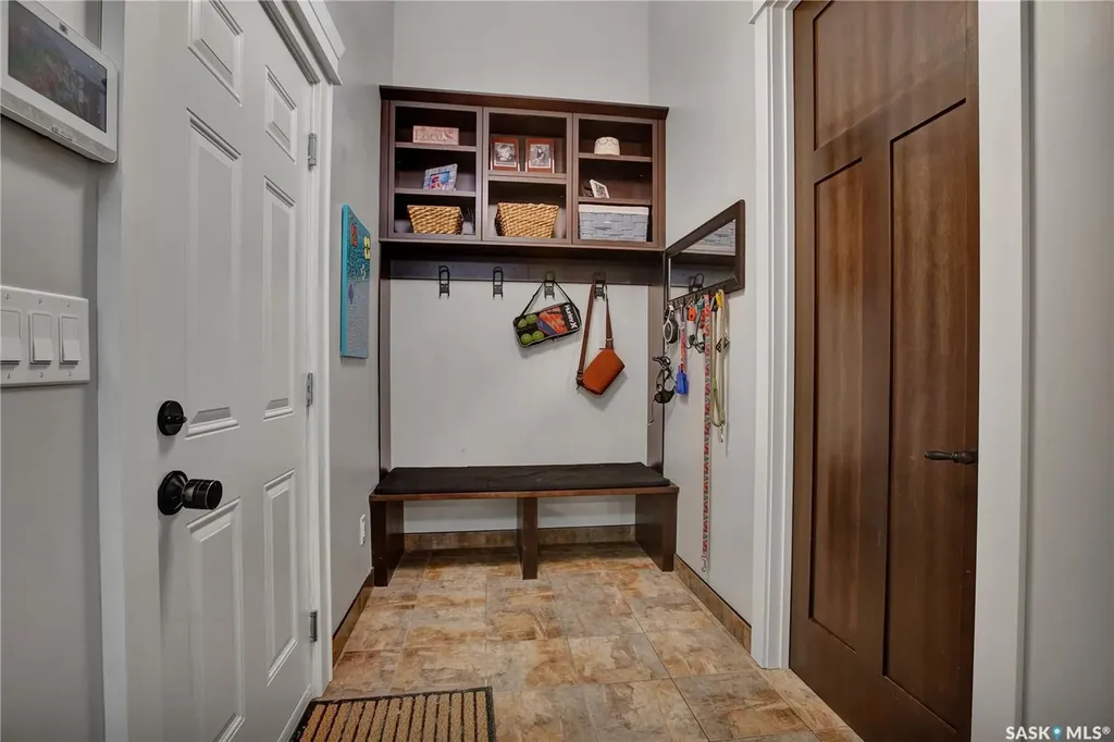 522 Hastings Crescent Saskatoon SK S7V 0E2