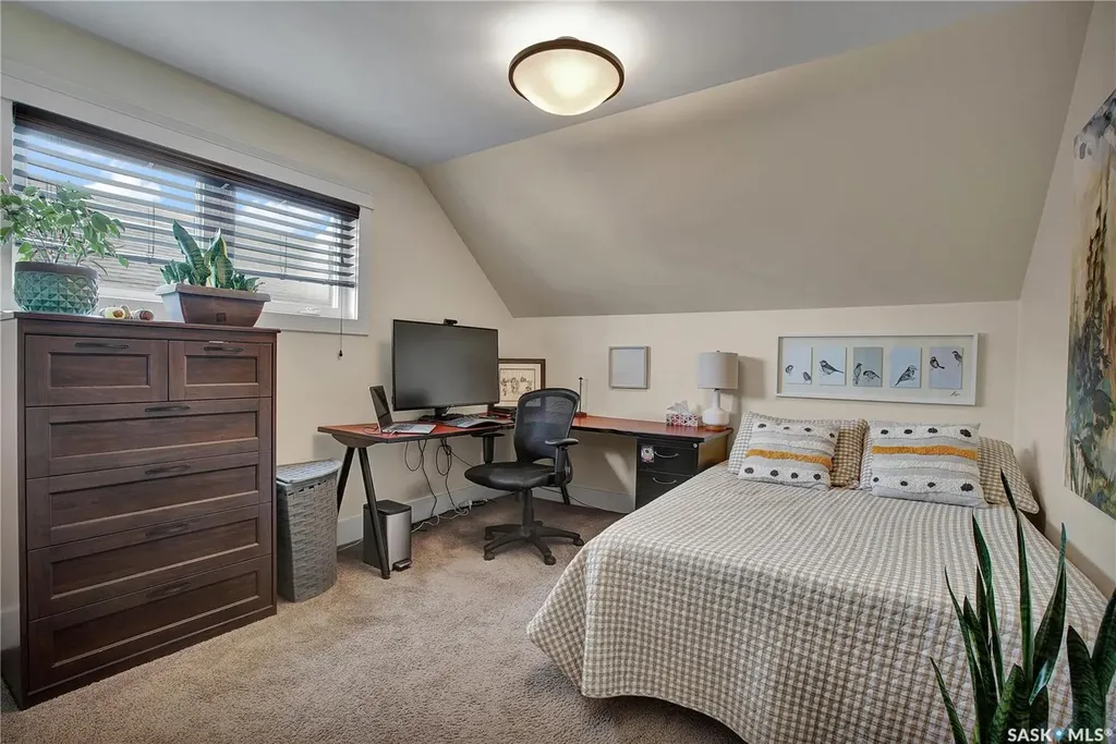 522 Hastings Crescent Saskatoon SK S7V 0E2