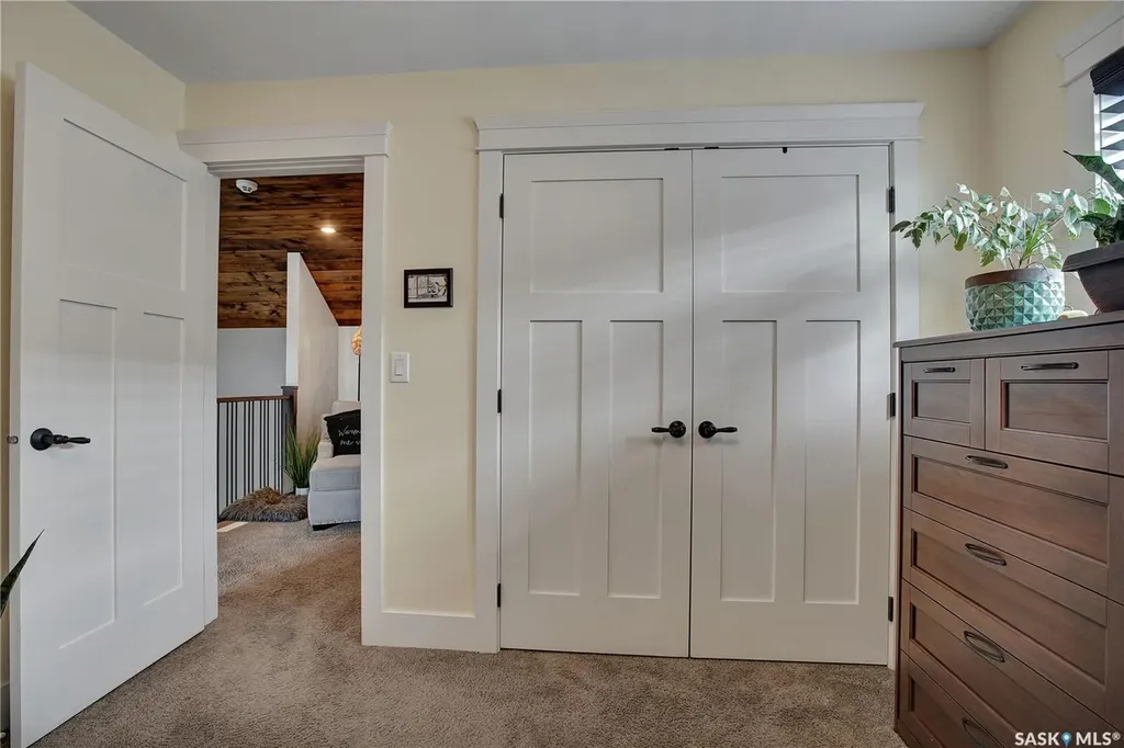 522 Hastings Crescent Saskatoon SK S7V 0E2