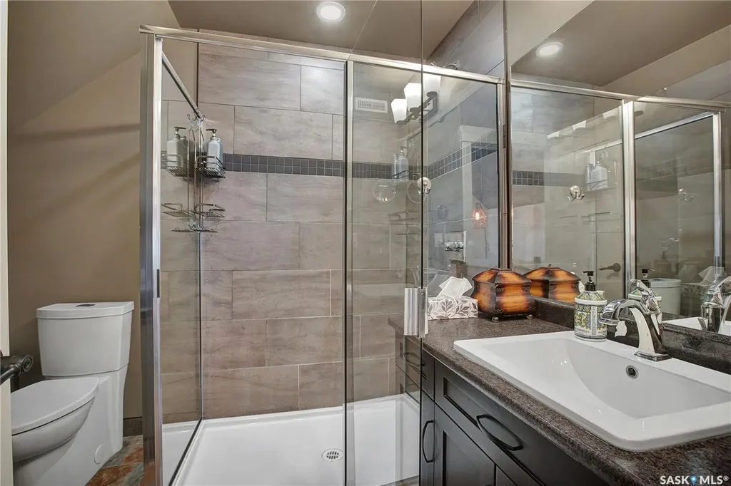 522 Hastings Crescent Saskatoon SK S7V 0E2