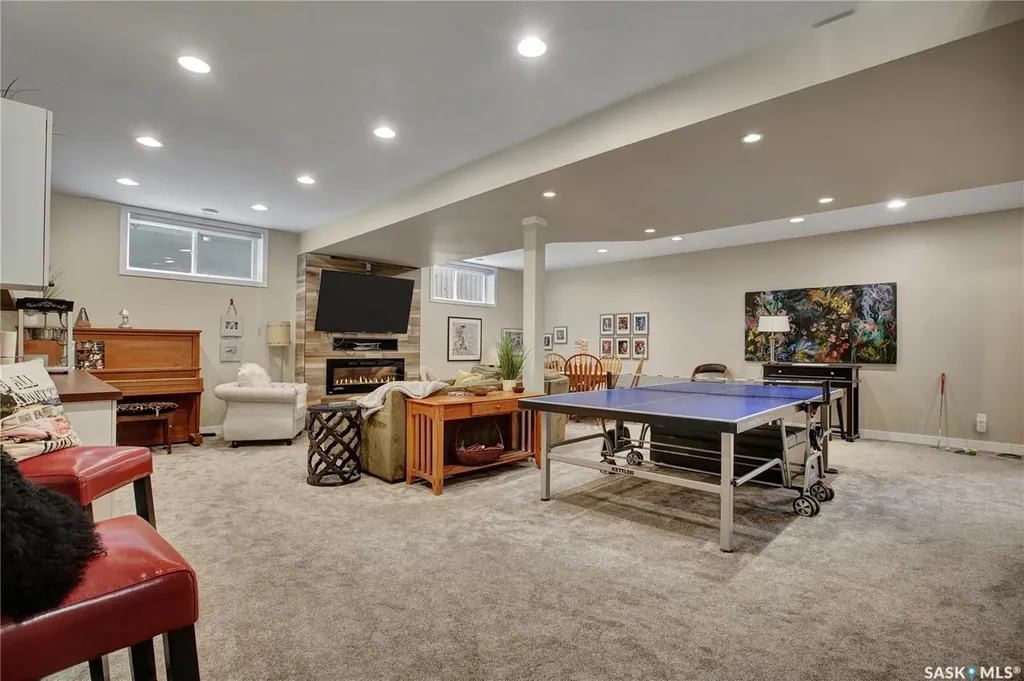 522 Hastings Crescent Saskatoon SK S7V 0E2