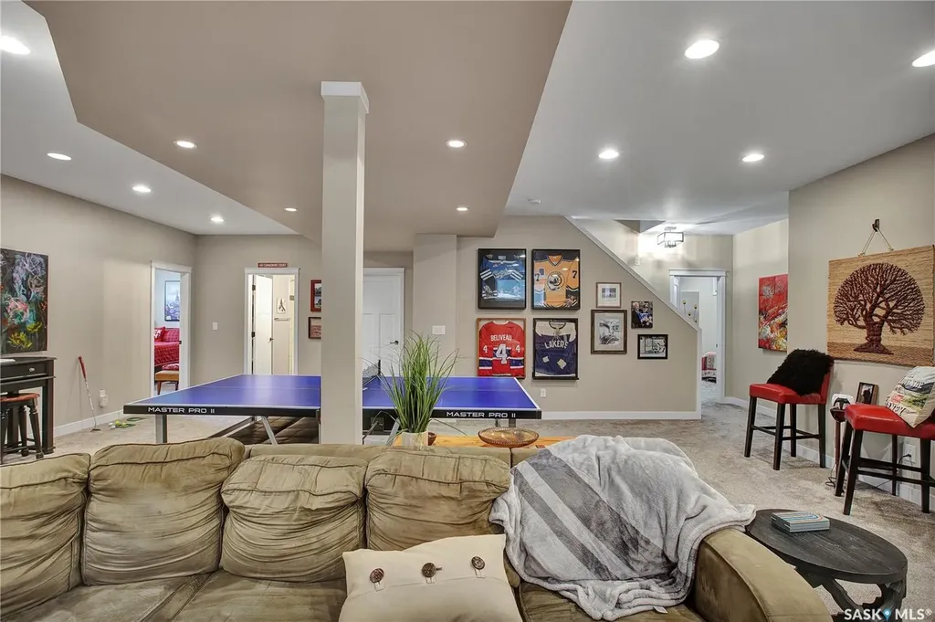 522 Hastings Crescent Saskatoon SK S7V 0E2