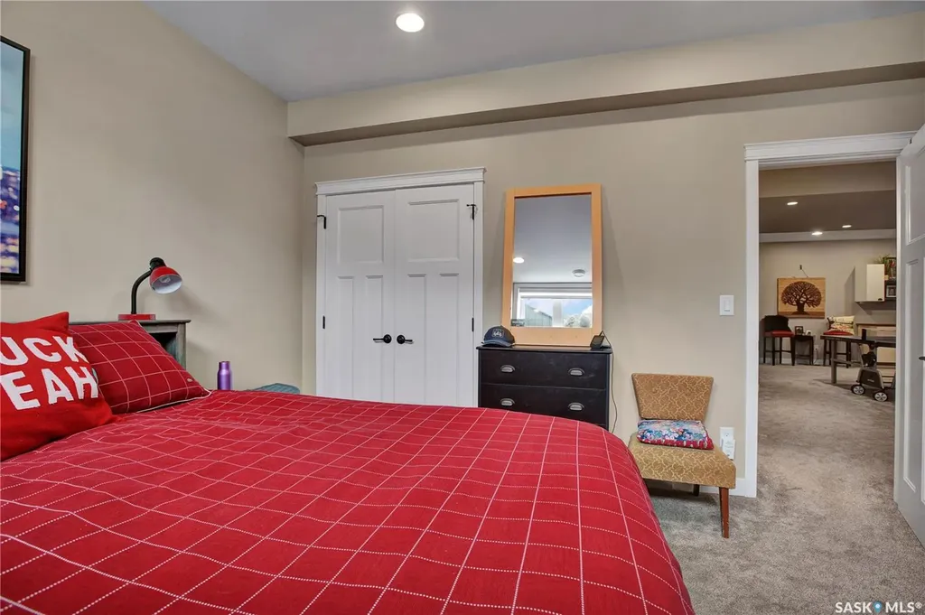 522 Hastings Crescent Saskatoon SK S7V 0E2