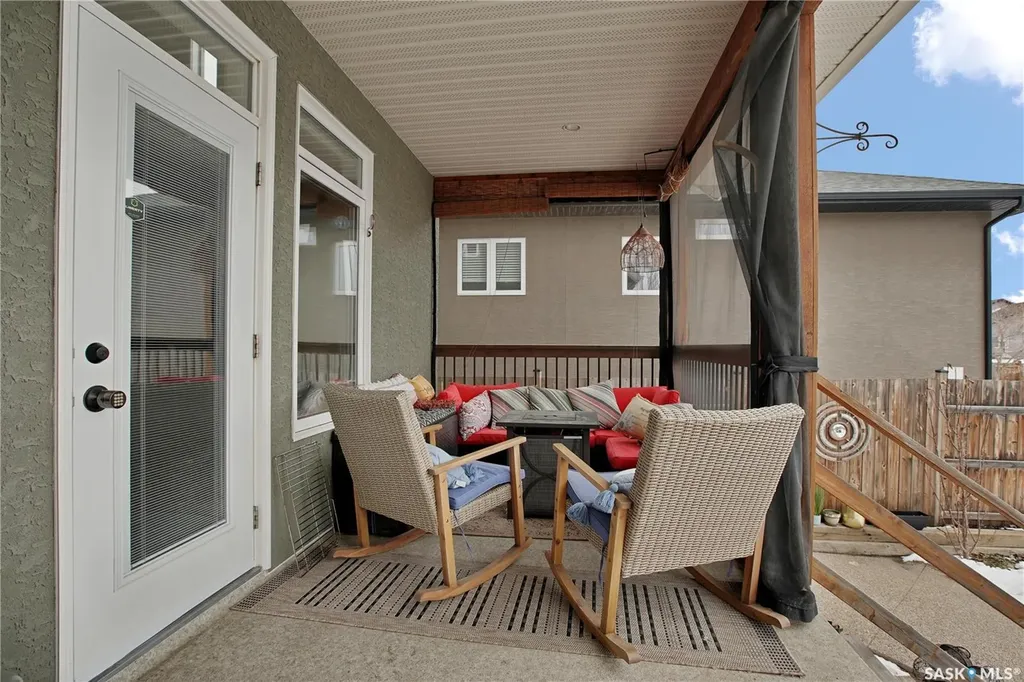 522 Hastings Crescent Saskatoon SK S7V 0E2