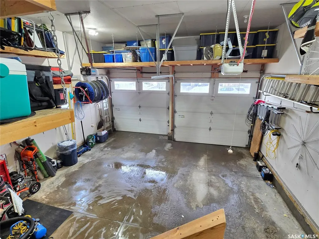522 Hastings Crescent Saskatoon SK S7V 0E2