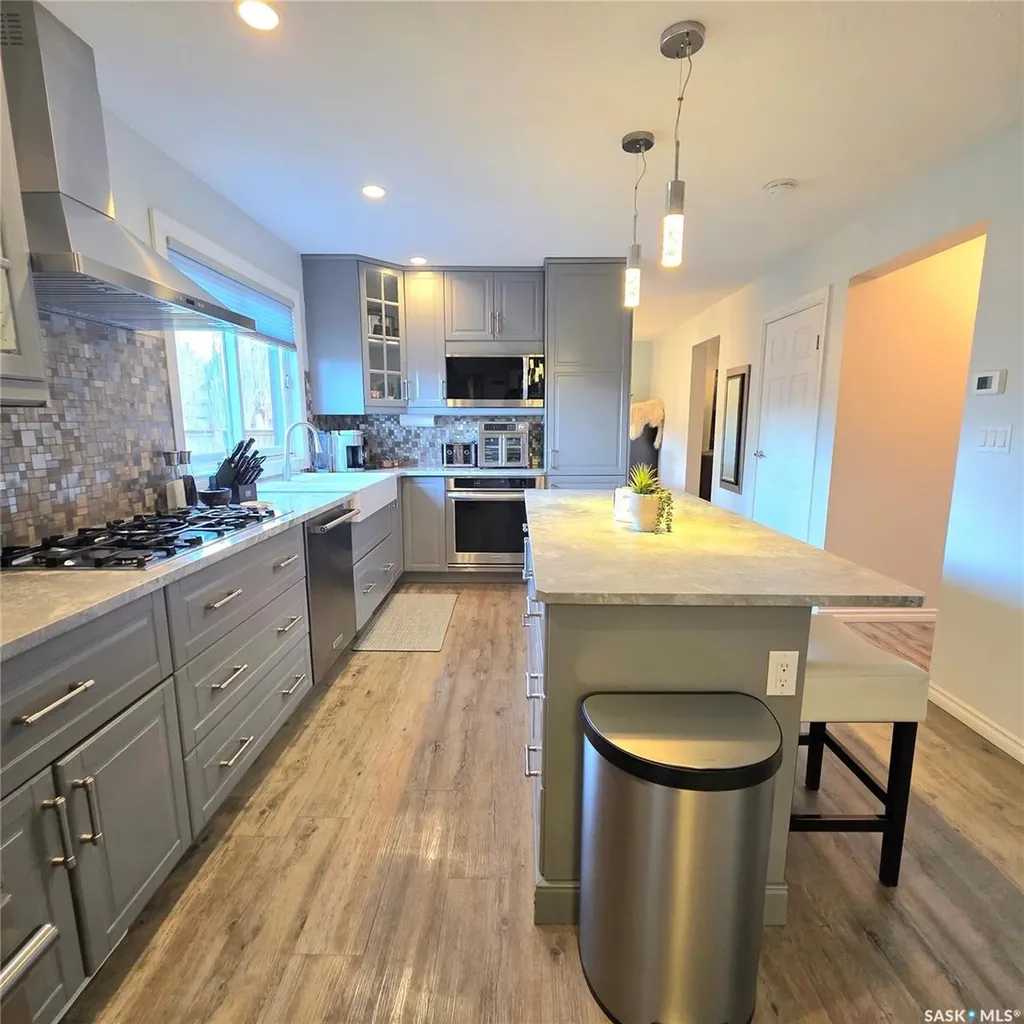 868 Conroy Place Prince Albert SK S6V 6Y7