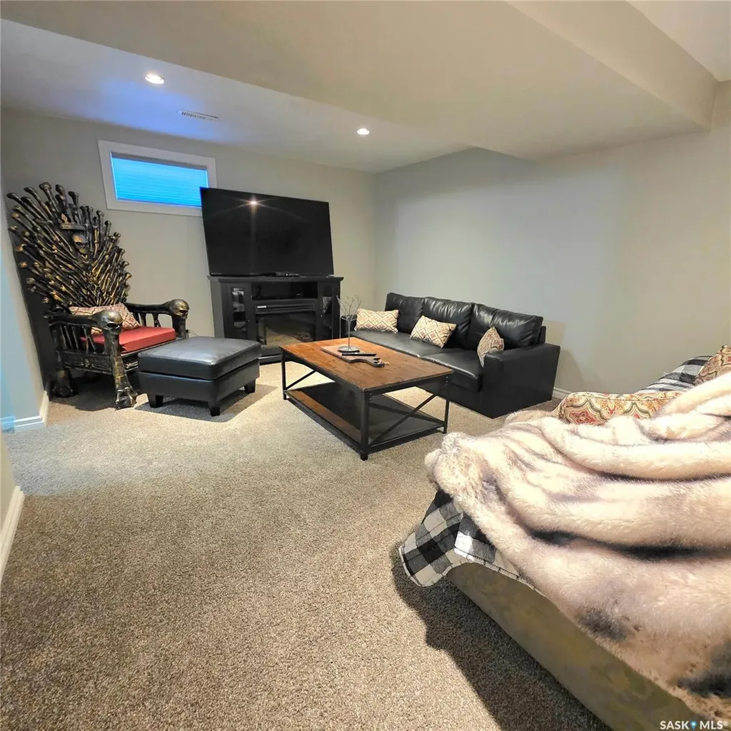 868 Conroy Place Prince Albert SK S6V 6Y7