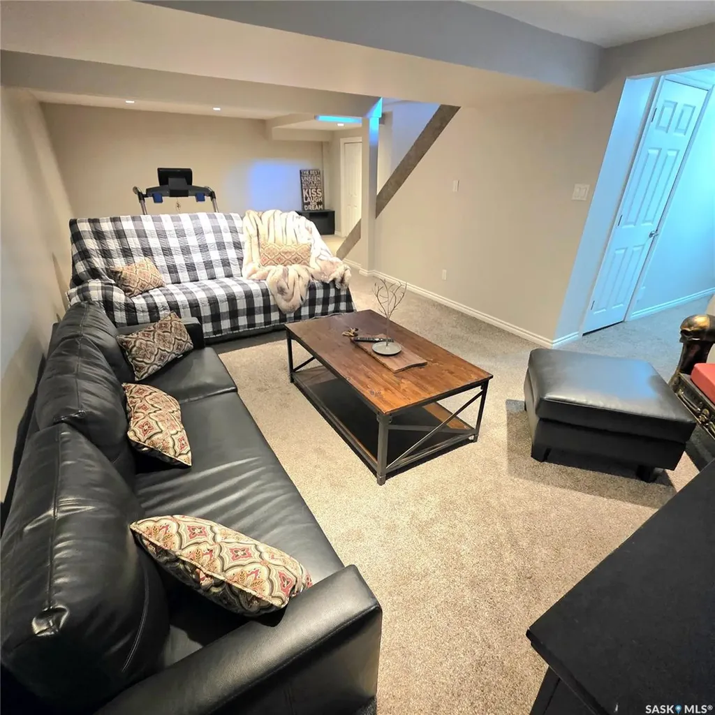 868 Conroy Place Prince Albert SK S6V 6Y7